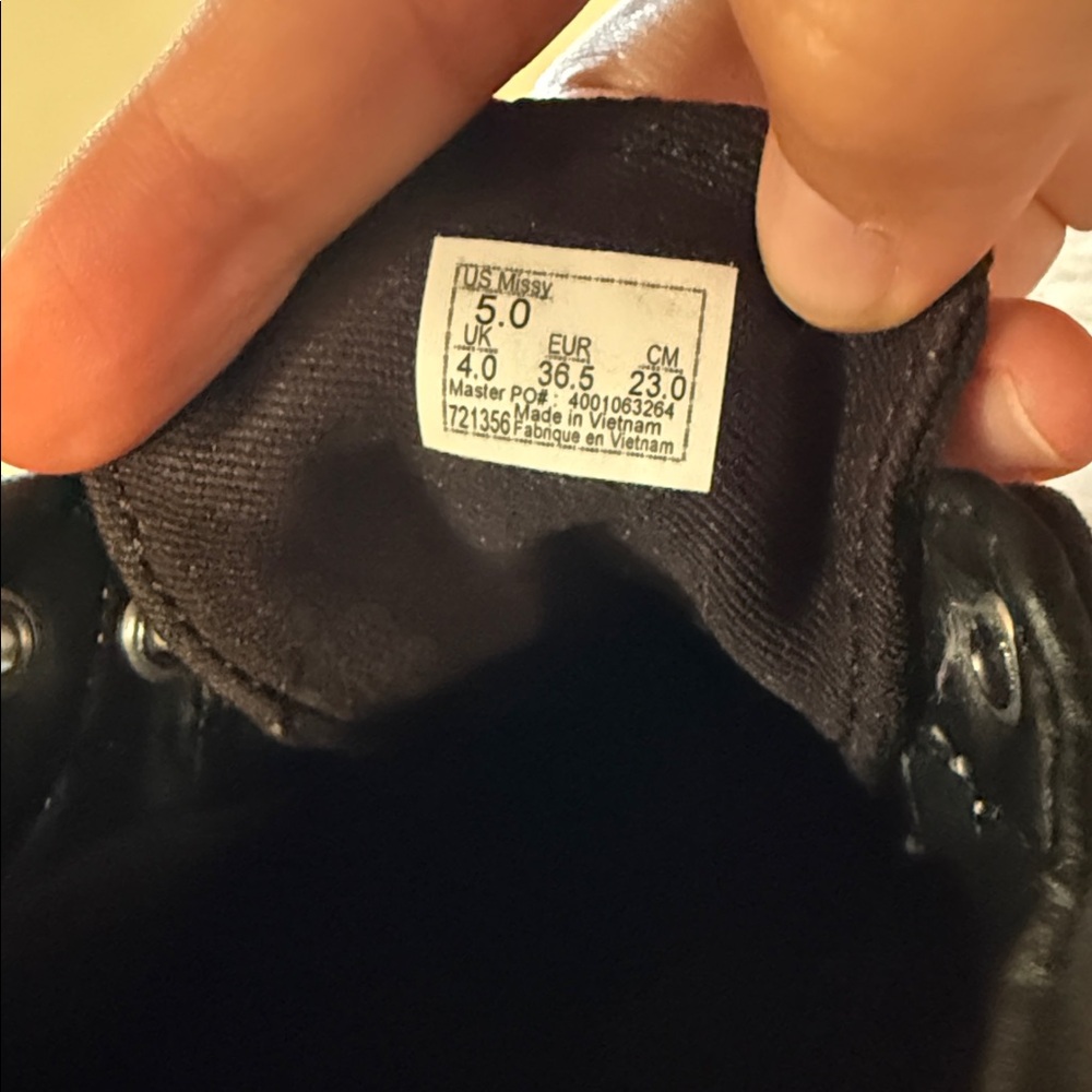 Vans Black and White Women's Sneakers - Picture 5 of 5